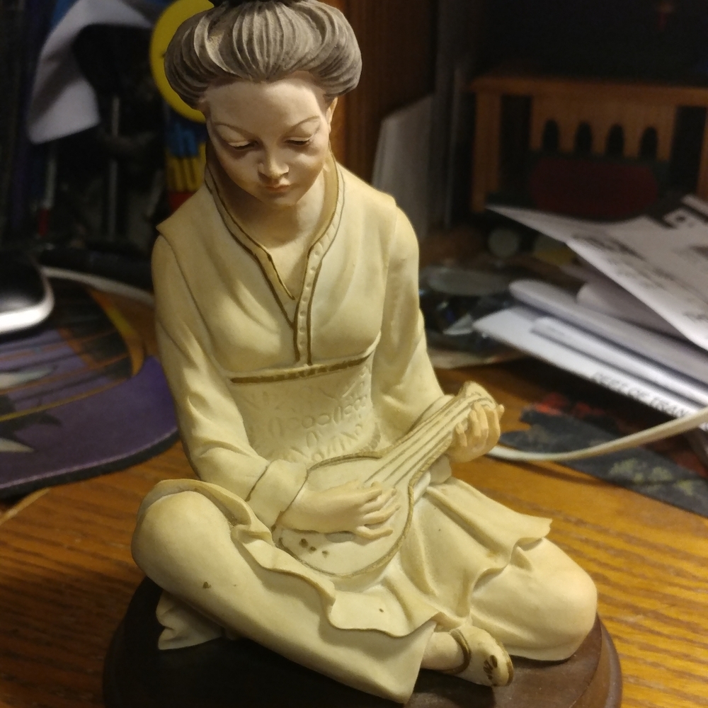 Pucci Figurine, Asian Women with Stringed Instrument